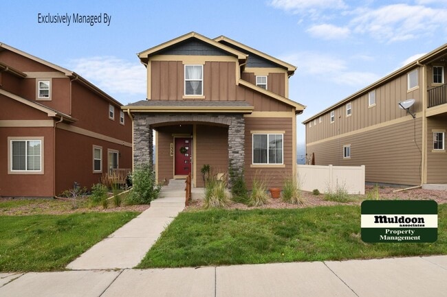 Building Photo - Very Nice Three Bedroom Home with a Loft a...