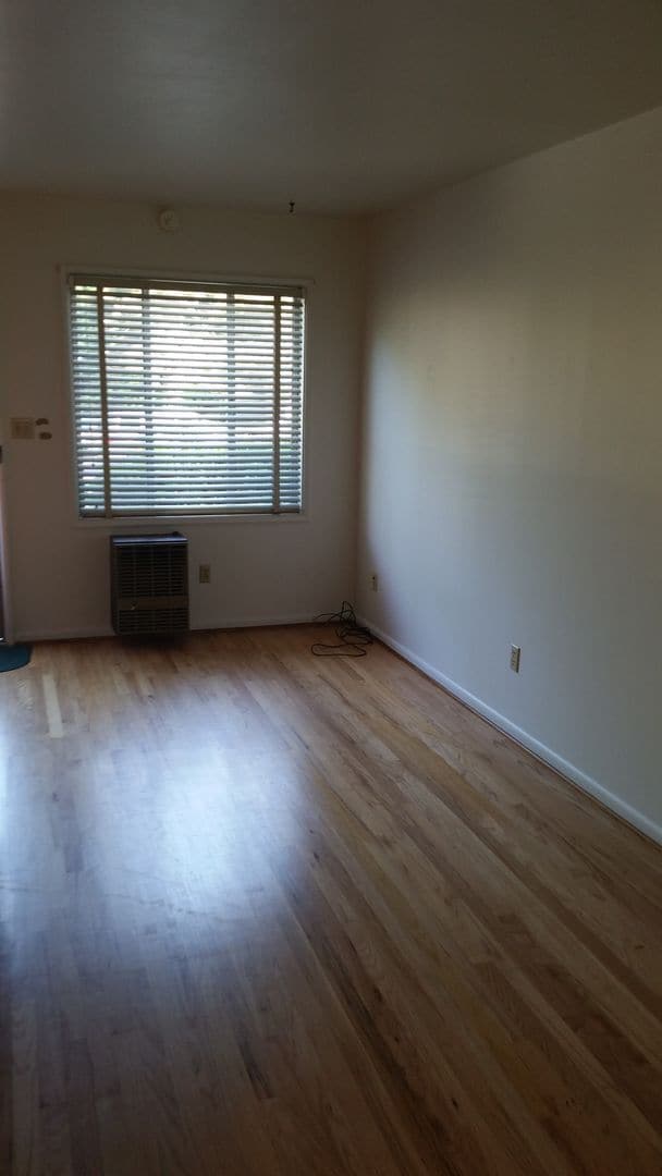 Photo - Hillcrest style