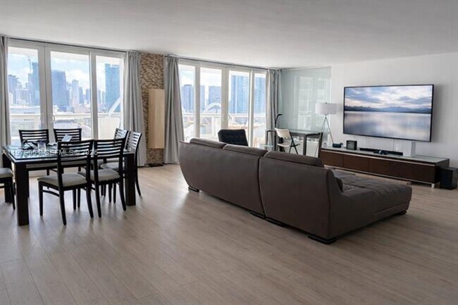Photo - 1717 N Bayshore Dr Unit 1717 N Bayshore Dr # A-2654