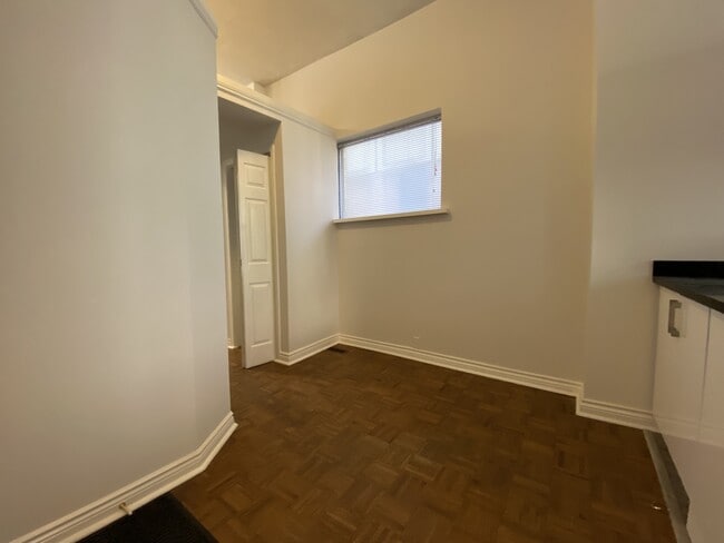 Photo - 202 Gerrard St E Unit 1