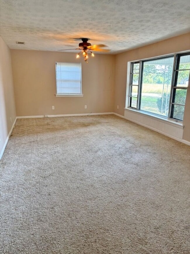 Photo - 3 Bedroom, 2 Bath home.