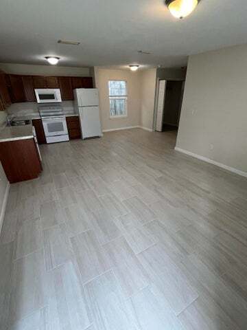Photo - 1 Park Cir SE
