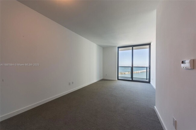 Photo - 501 NE 31st St Unidad 2303