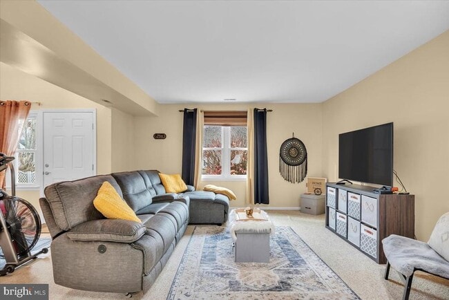 Photo - 211 Harbourtown Blvd