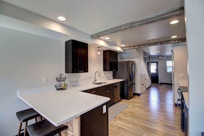 Photo - 1010 E 7th St Unidad B