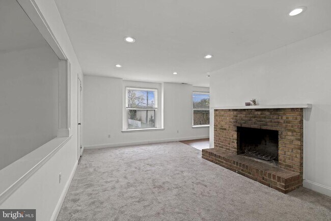 Photo - 8 Fanelli Ln Unit A