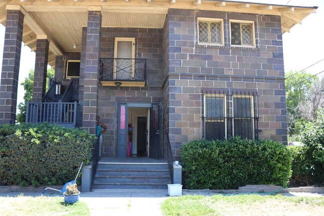 Charming 3-Bedroom Home with Detached Gara... - Charming 3-Bedroom Home with Detached Gara...