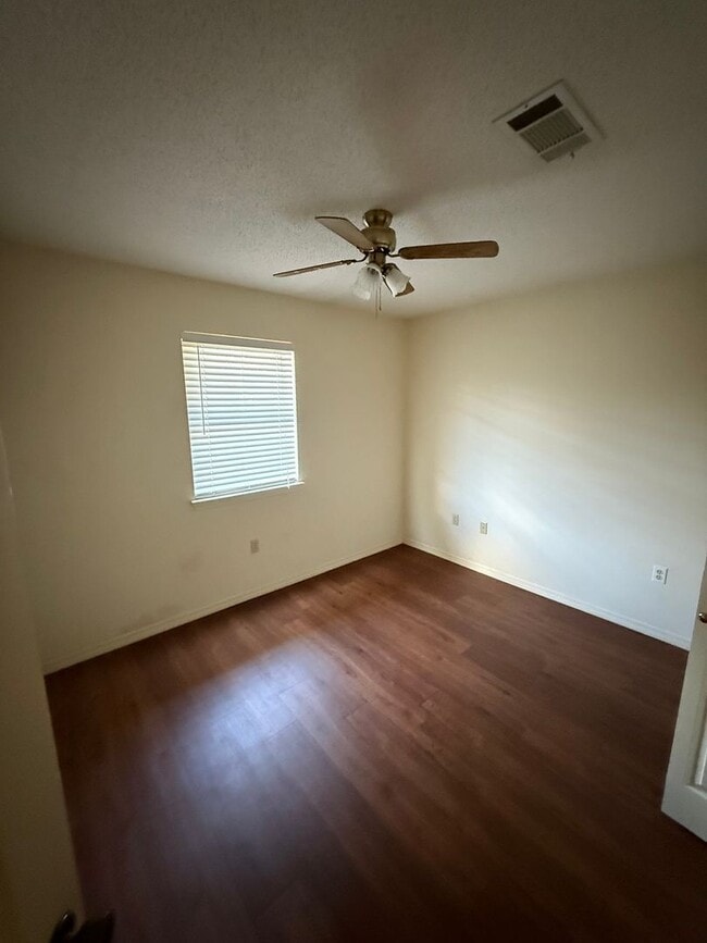 Photo - 312 E H Pl Unit B