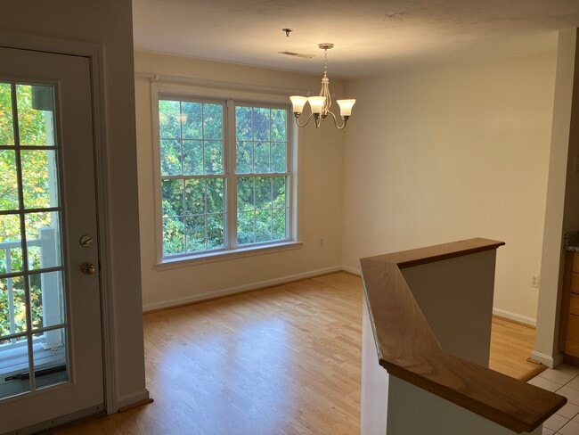 Building Photo - 36 Cambridge Rd Unit #23