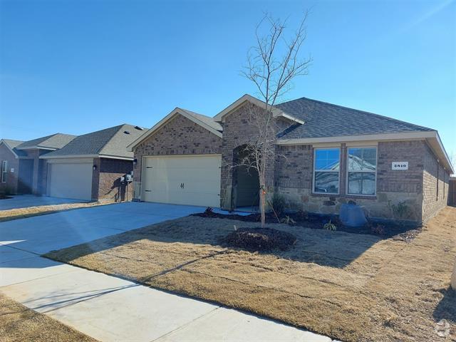 Building Photo - 2810 Peony Dr Rental