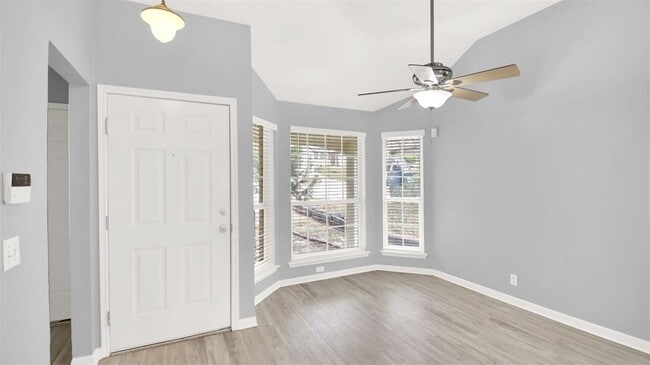 Photo - 4911 Edenbourgh Ln