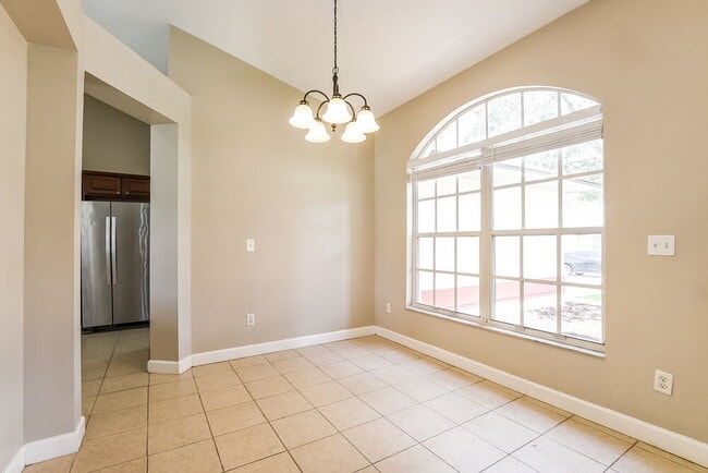 1306 Silverthorn Dr