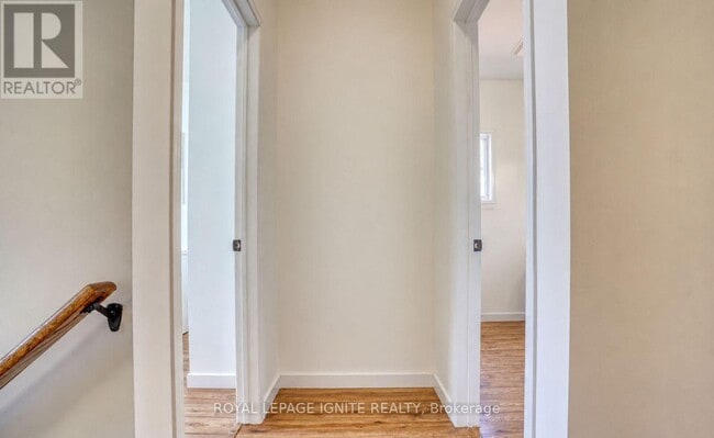 Photo - 604 Woodmount Crescent