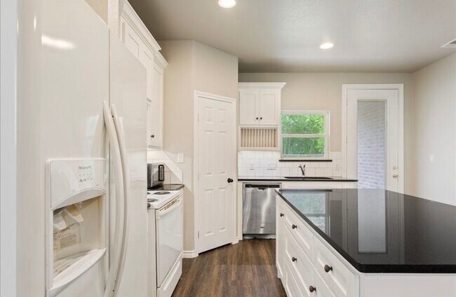 Photo - 3525 N 24th St
