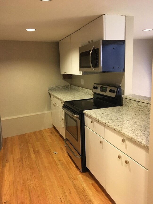 Building Photo - 1.0 bedroom in Somerville Massachusetts 02143 Unit U1 Rental