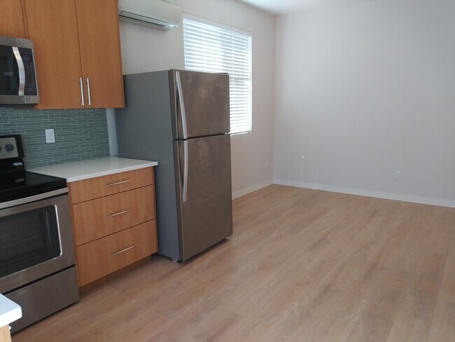 406-410 N Alberta St Unit 406B