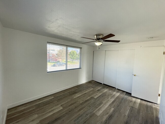 Photo - 5324 S Hamlin St