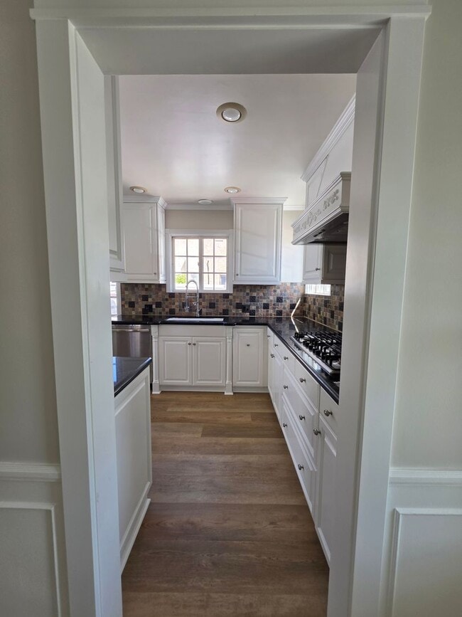 Photo - 8109 Holy Cross Pl