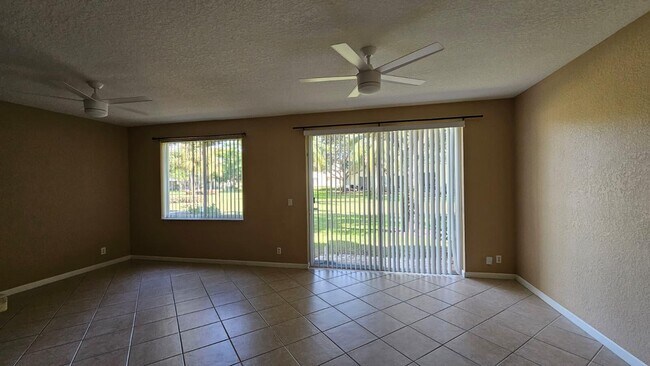 Photo - 3027 N Evergreen Cir