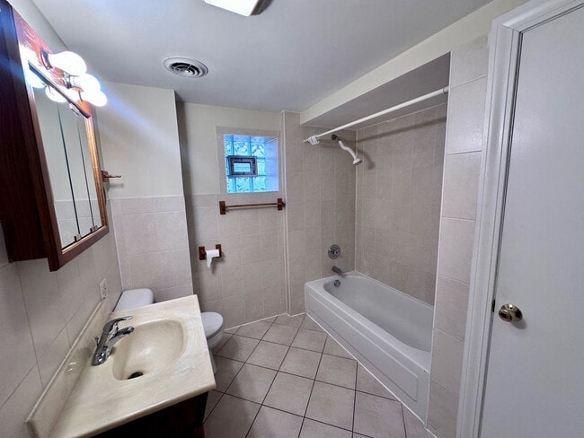 Photo - 3706 S Parnell Ave Unit 1