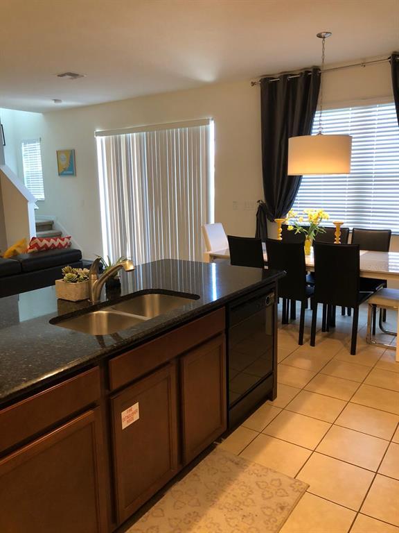 Photo - 921 Las Fuentes Dr