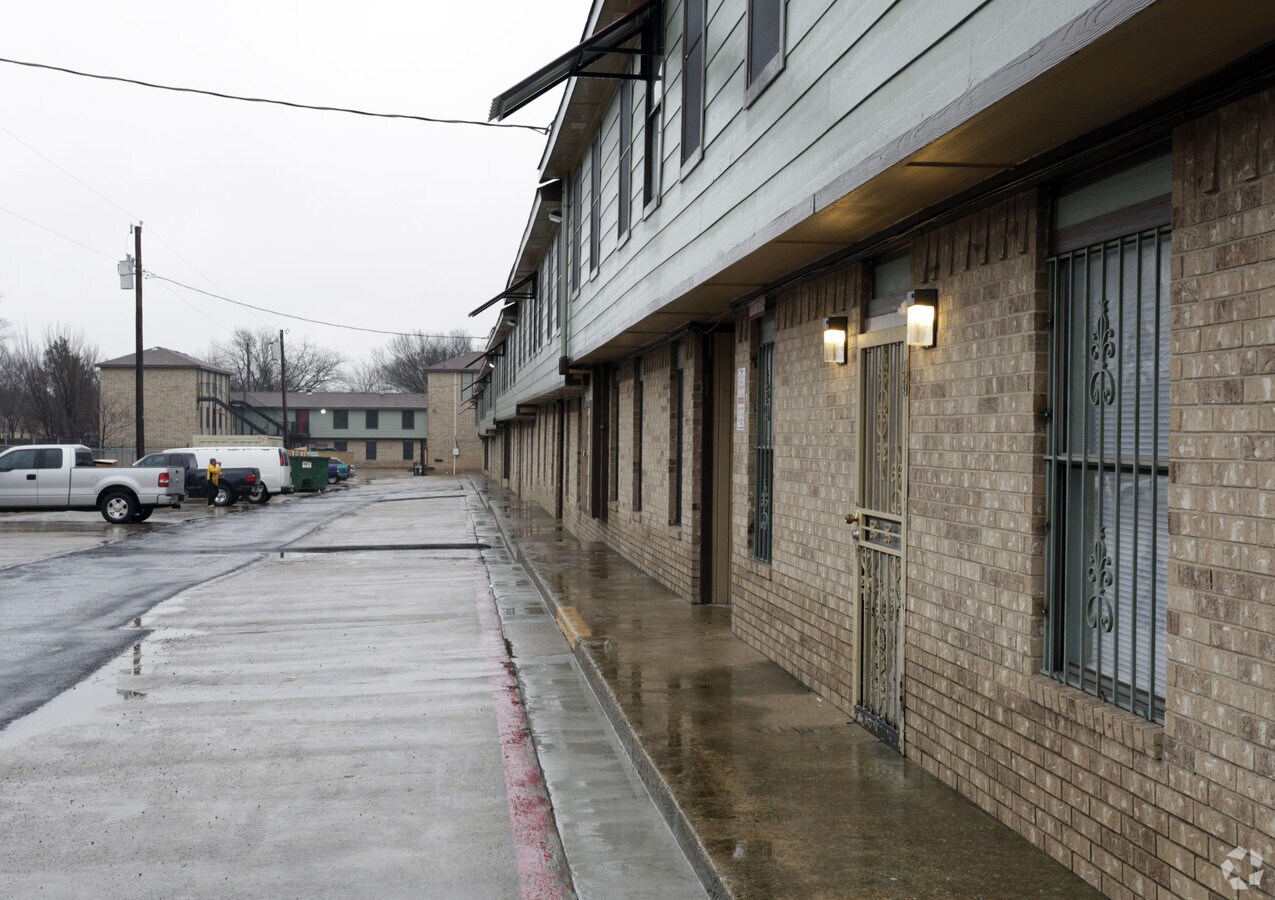 Spanish Vida Apartments - Spanish Vida Apartments