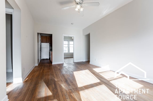 Photo - 3926 N Pine Grove Ave Unit 3W