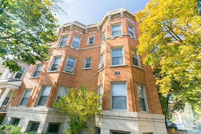 Building Photo - 1603 W Berteau Ave Rental