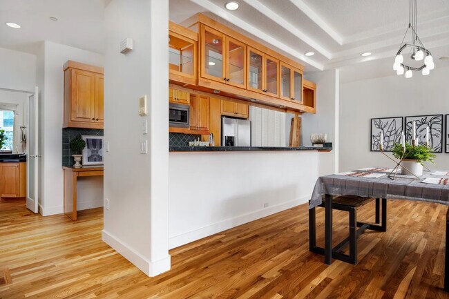 Photo - 852 SW Broadway Dr Unit 852 SW Broadway Dr