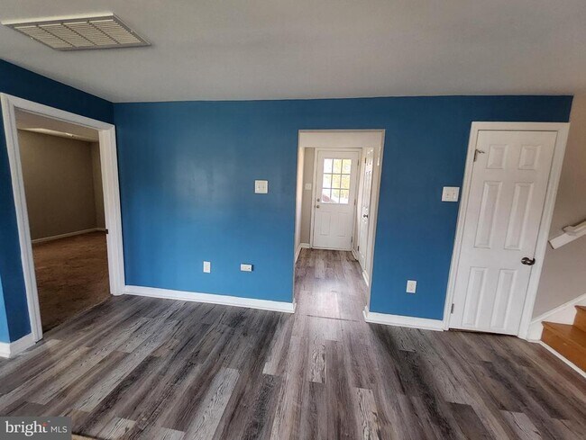 Photo - 208 Pelham Rd S