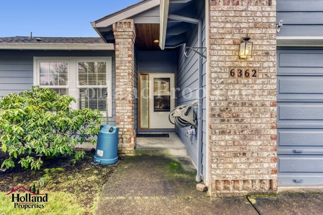 Photo - Pet-Friendly Hillsboro Home with Brand New Carpets and Fresh Paint!
