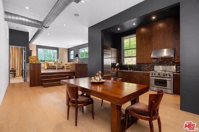 Building Photo - 710 Orlando Ave Unit 101