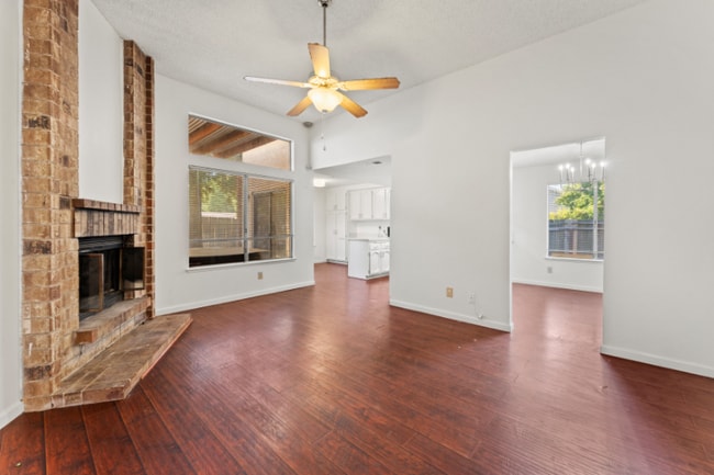 Photo - 1130 Rudger Way