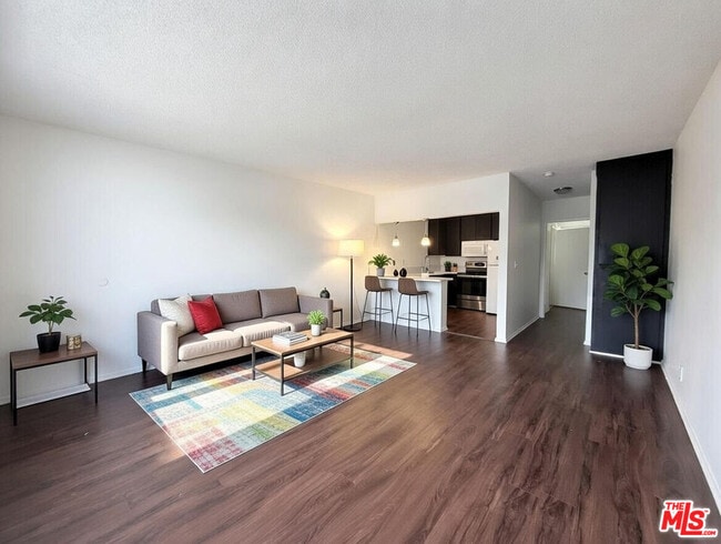 Building Photo - 1137 W 36th Pl Unit 9