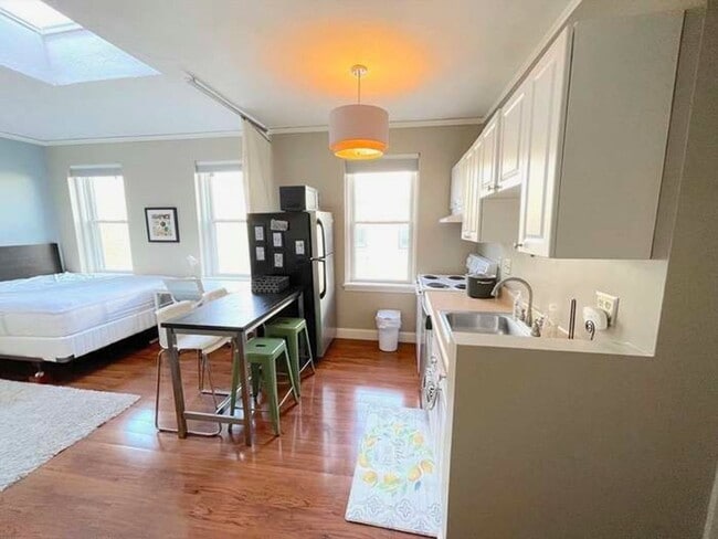 Photo - Large studio in Brighton