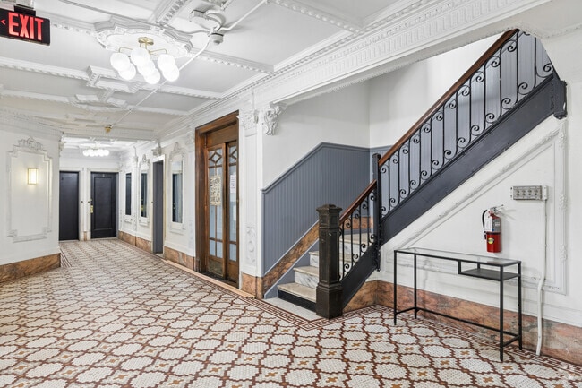 The Kensington at 516 Orange St!
