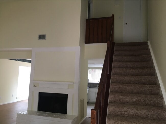 Photo - 65 Yewleaf Rd