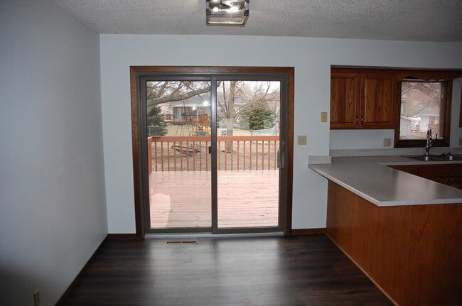 Comida - 4208 Prairie Hills Rd