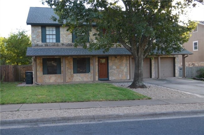 Photo - 13254 Kerrville Folkway House