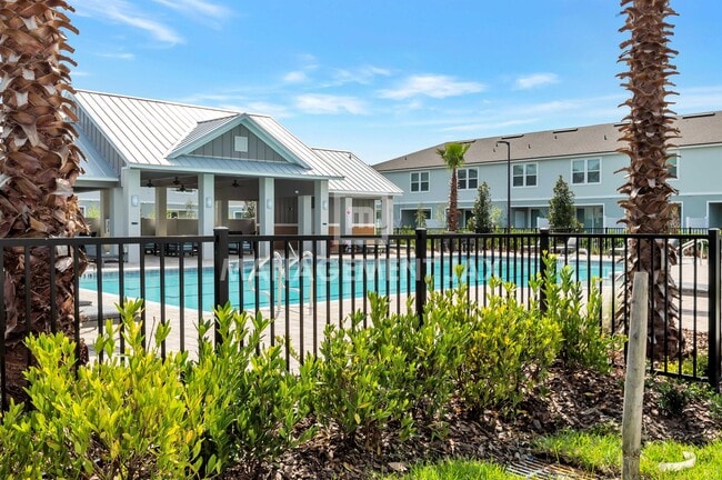 8306 Zenith Cir