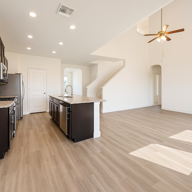 Photo - 8907 Palomino Pony