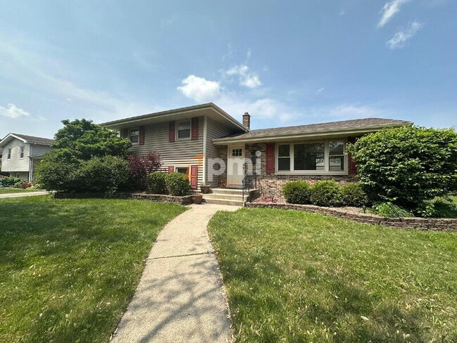 Photo - 9554 Crestwood Ave House
