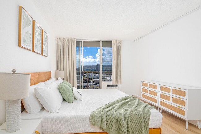 Photo - Beautifully Remodeled and Fully furnished 2 Bed 1.5 1 parking.  Available between March-Nov 30th Unit 804