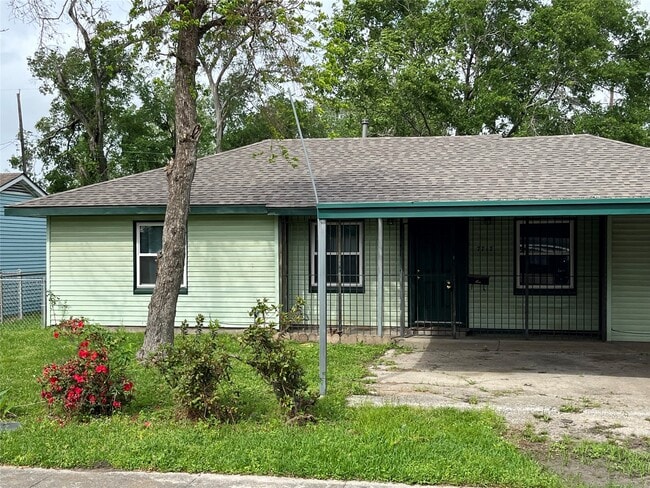 Photo - 7717 Roswell St