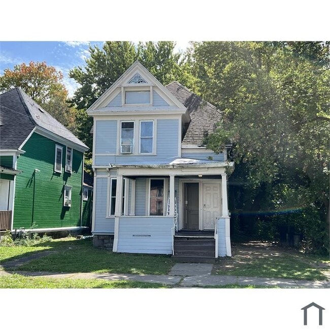 Building Photo - 525 Tallman St