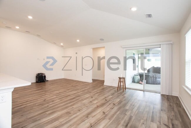 Photo - 277 Rambling Brk Trl