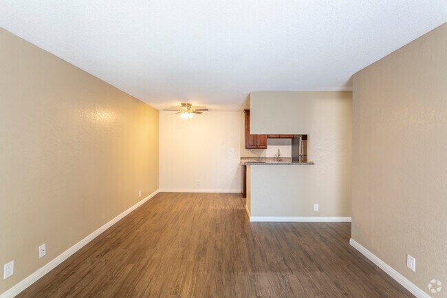 1 BR, 1 BA - 663 SF