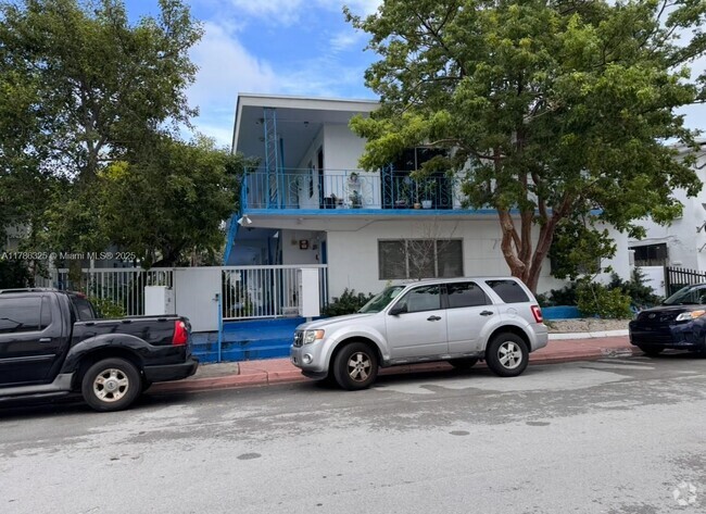 Building Photo - 7725 Byron Ave Unit 2 Rental