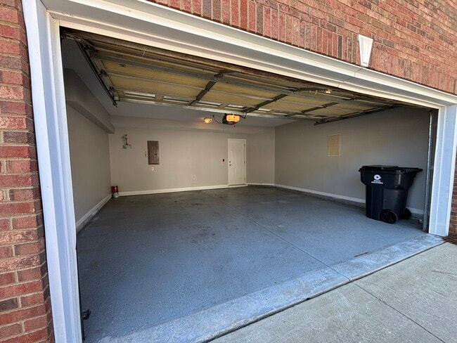 Photo - 808 Woodsford Dr