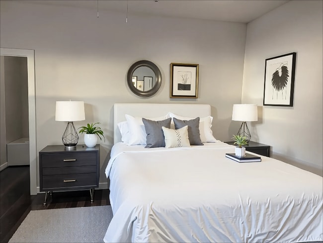 Photo - 1040 Hess Terrace